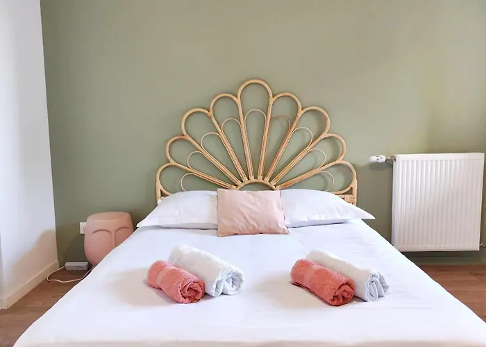 Nice 64 M With Balcony Near The Train Station * Bordéus